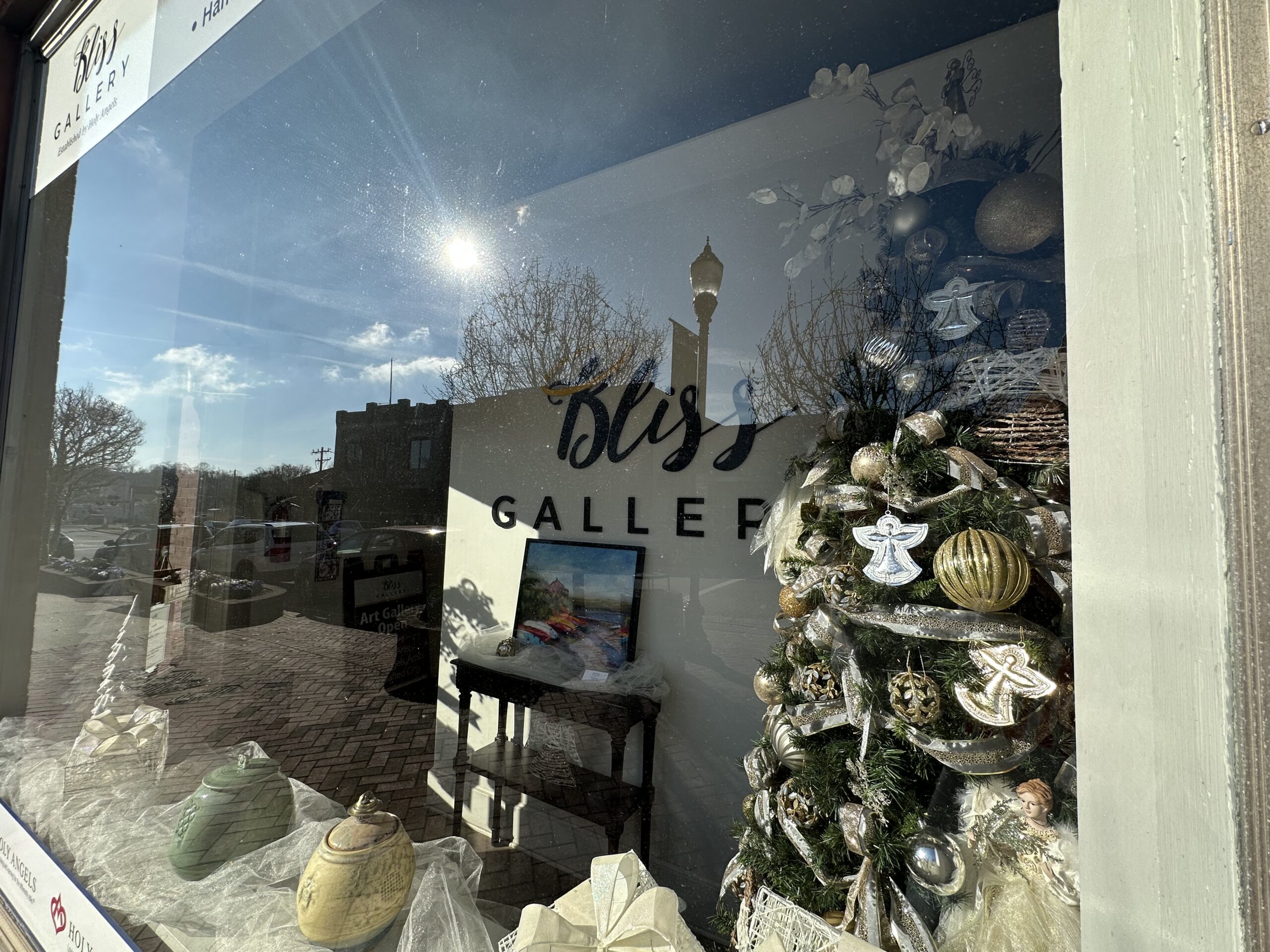 A unique and meaningful art gallery in Belmont where differently-abled artists share their creativity through inspiring