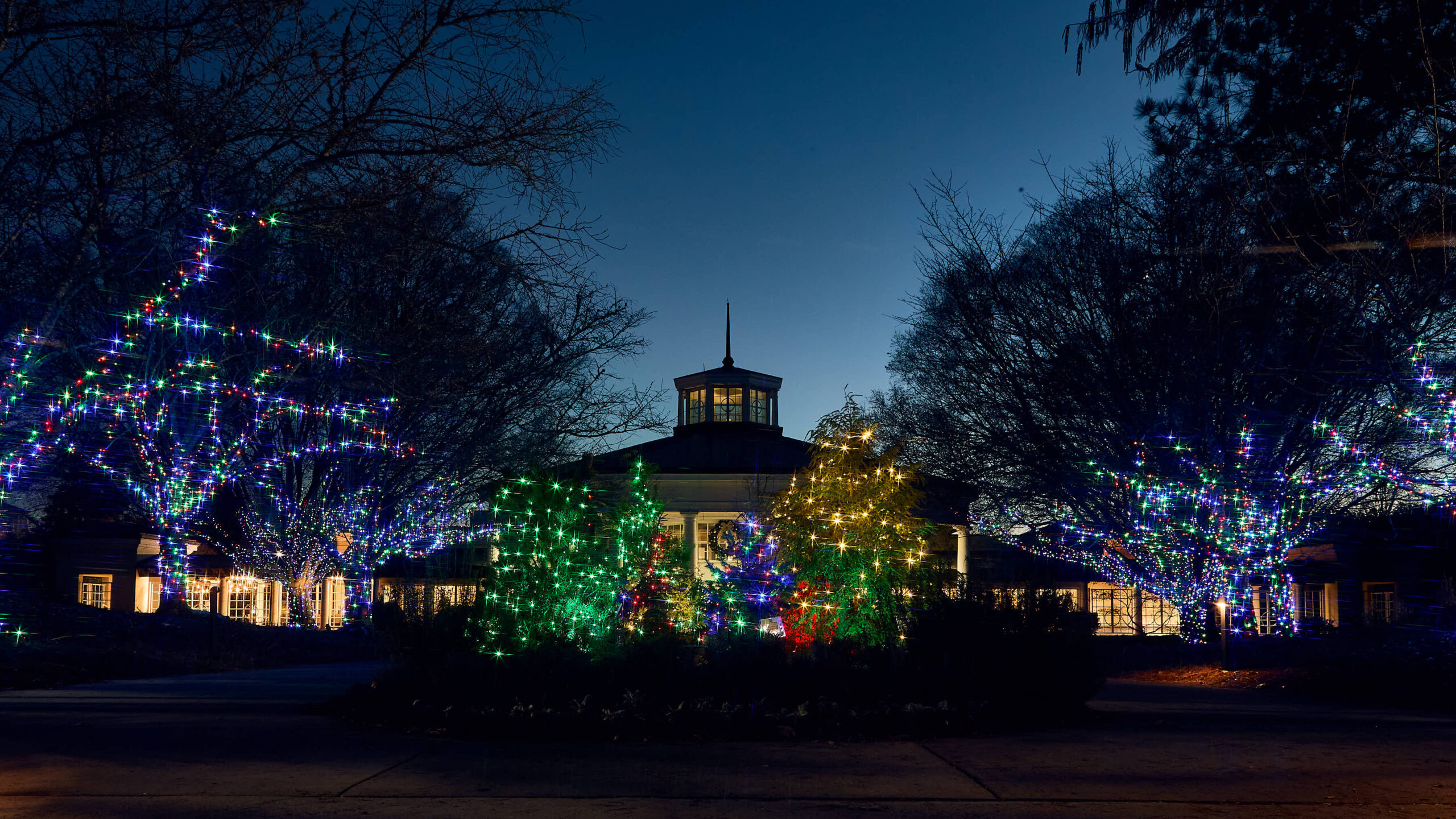 Explore 380 acres of gardens