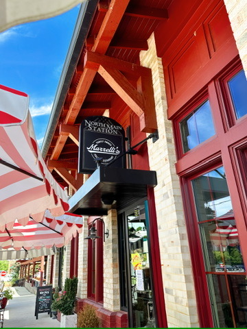 Italian restaurant in downtown Belmont serving homemade family recipes