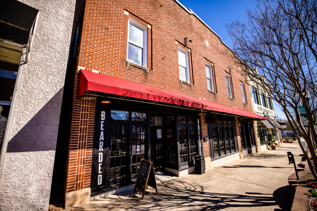 Hometown sports bar in downtown Belmont featuring wings
