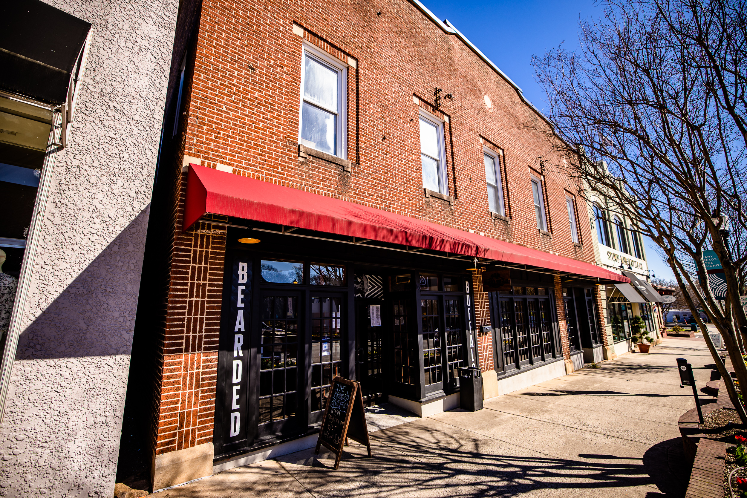 Hometown sports bar in downtown Belmont featuring wings
